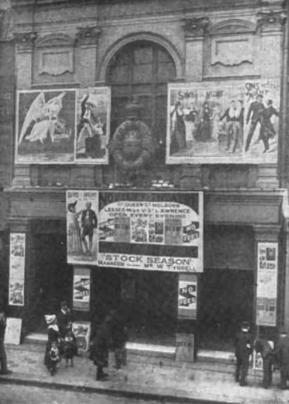 Image: Russell, Baker Street (no individual credited) · Public domain Novelty Theatre