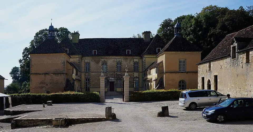 Image: PIERRE ANDRE LECLERCQ · CC BY-SA 4.0 château d'Entre-Deux-Monts