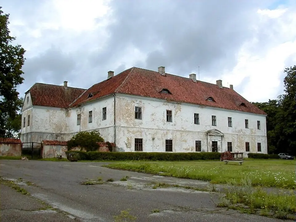 Nurmuižas viduslaiku pils
