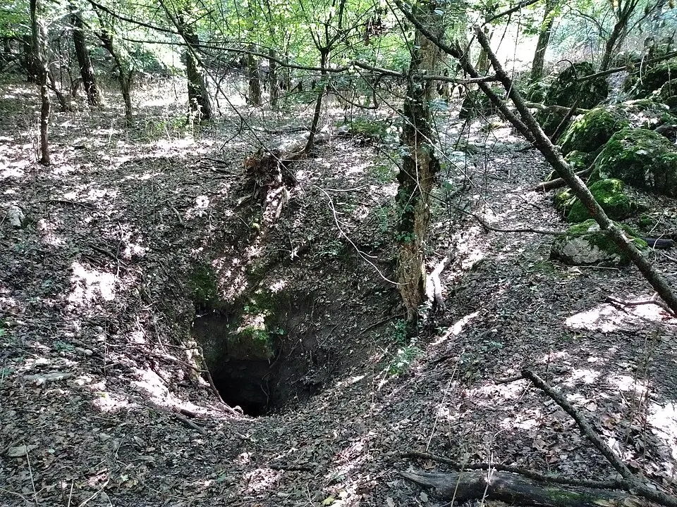 Nyári Cave