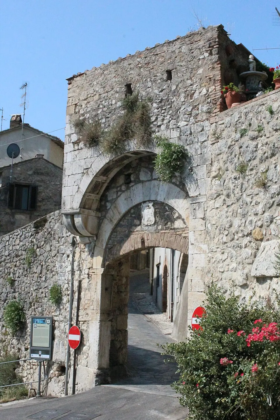 Porta Leone IV