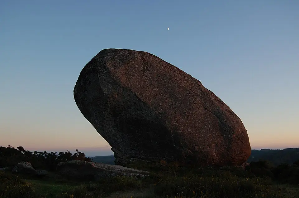 Obrázek: Noucho · Public domain Montes de Bocelo