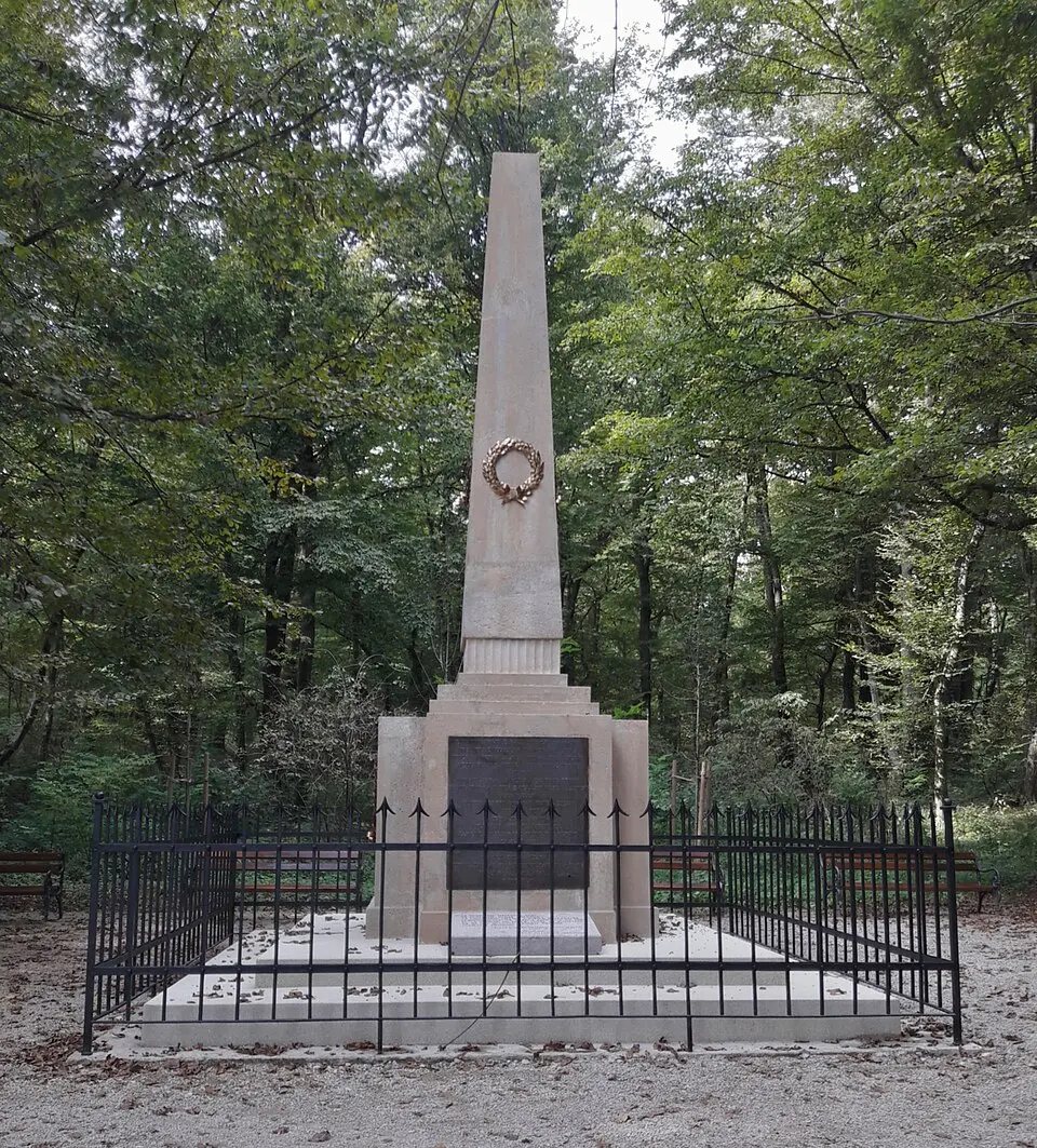 Image: Iva Ag88 · CC BY-SA 4.0 Obelisk in Maksimir