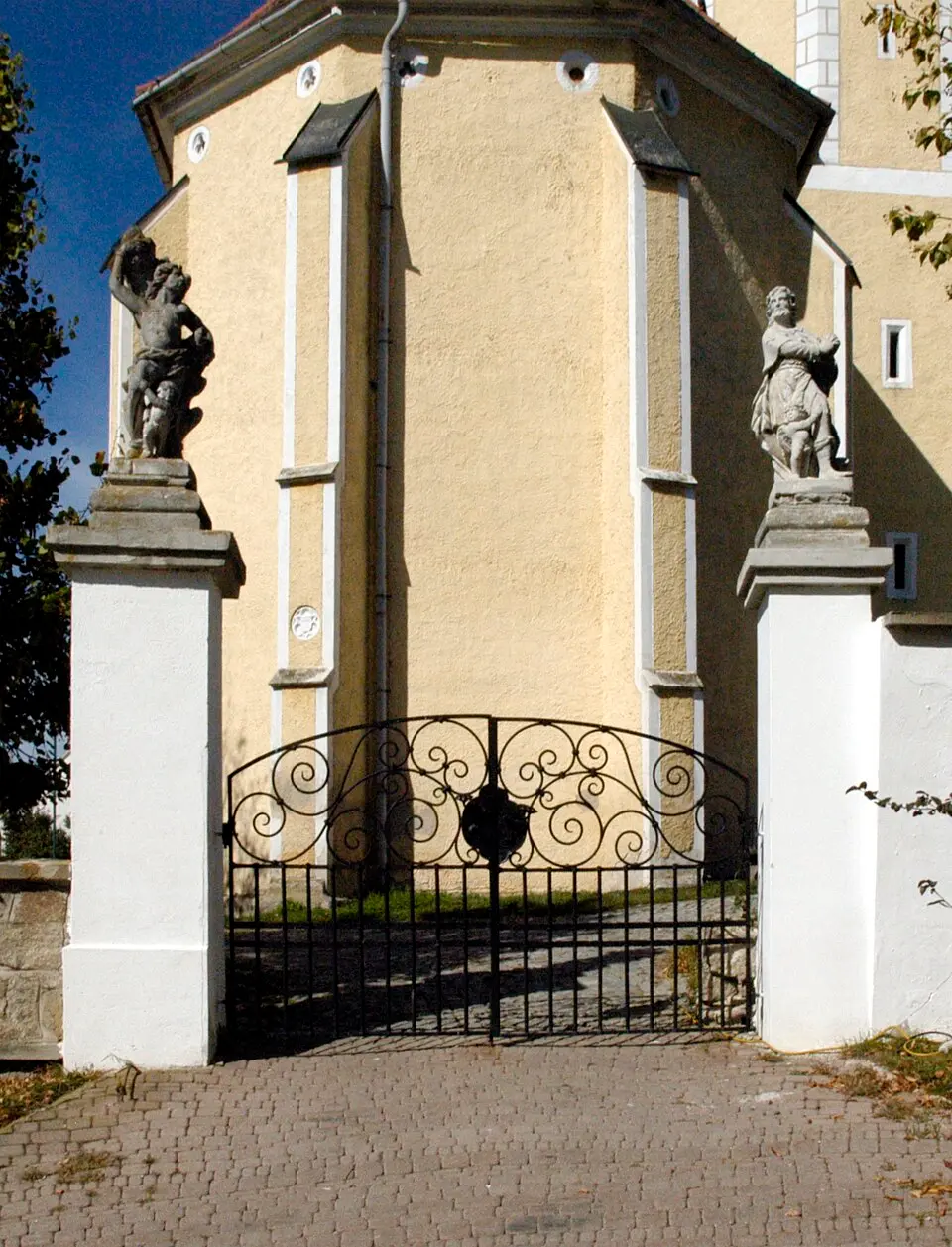 Obrázek: Manfred Kuzel (talk) · CC BY-SA 3.0 AT Friedhofsportal