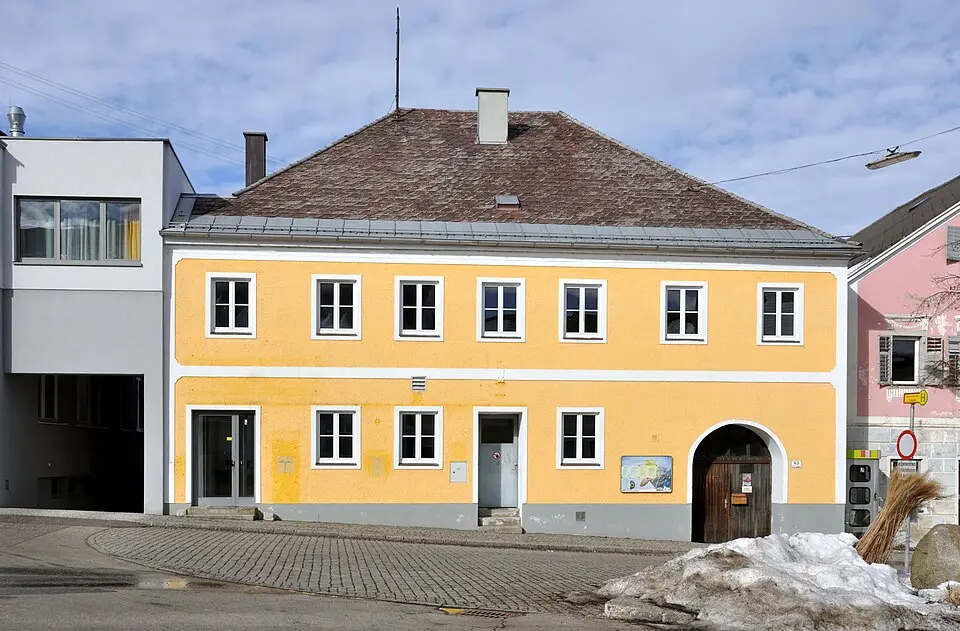 Wohn- und Geschäftshaus
