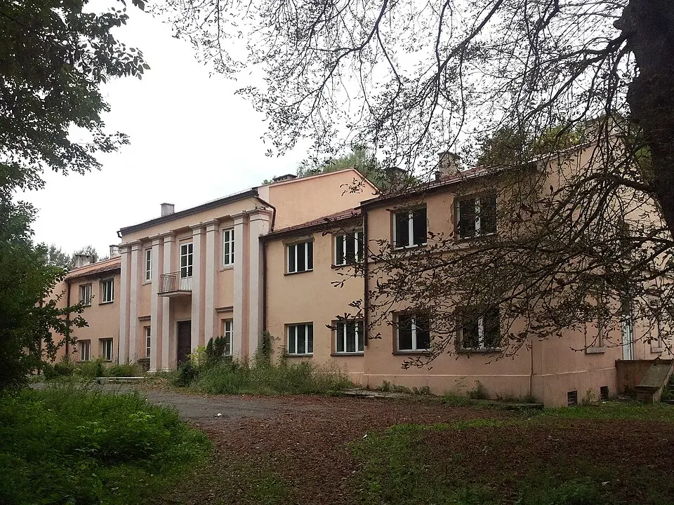 Obrázek: M. F. Sikora · CC BY-SA 3.0 PL Pałac w Tomaszowicach