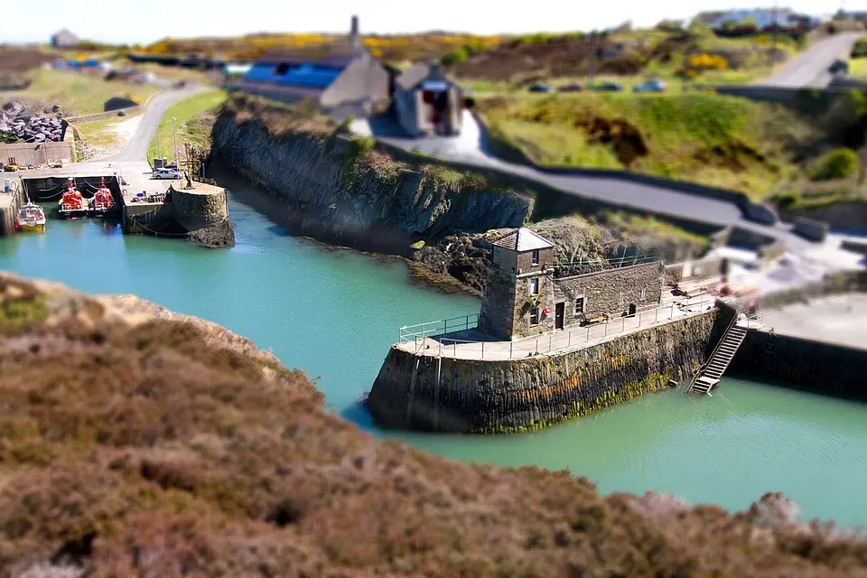 Amlwch lighthouse