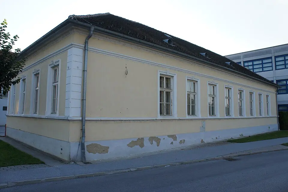 Ehem. jüdische Schule, derzeit Berufsinformationszentrum