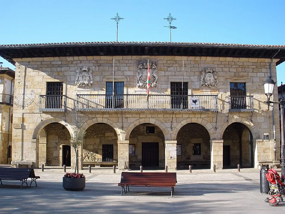 Obrázok: Zarateman · CC BY-SA 3.0 ES casa consistorial de Ochandiano