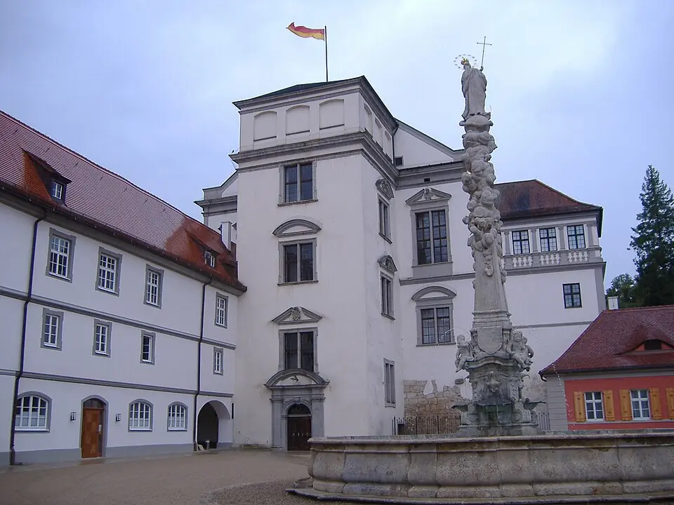 Image: Manfi. B. · CC BY-SA 3.0 Schloss Oettingen