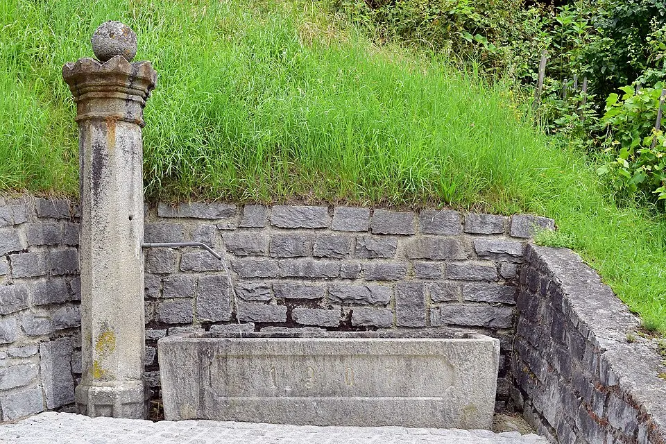Brunnen