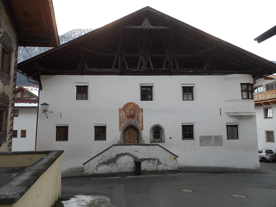 Bürgerhaus mit Wandmalerei