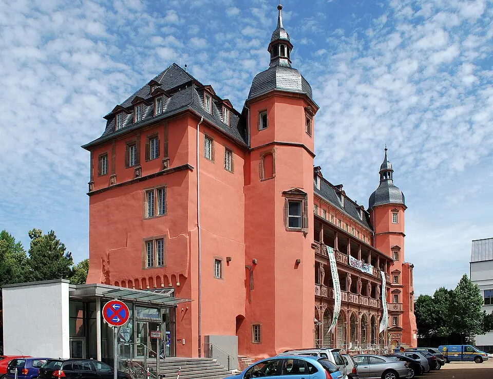Image: diba · CC BY-SA 2.0 DE Isenburg Castle