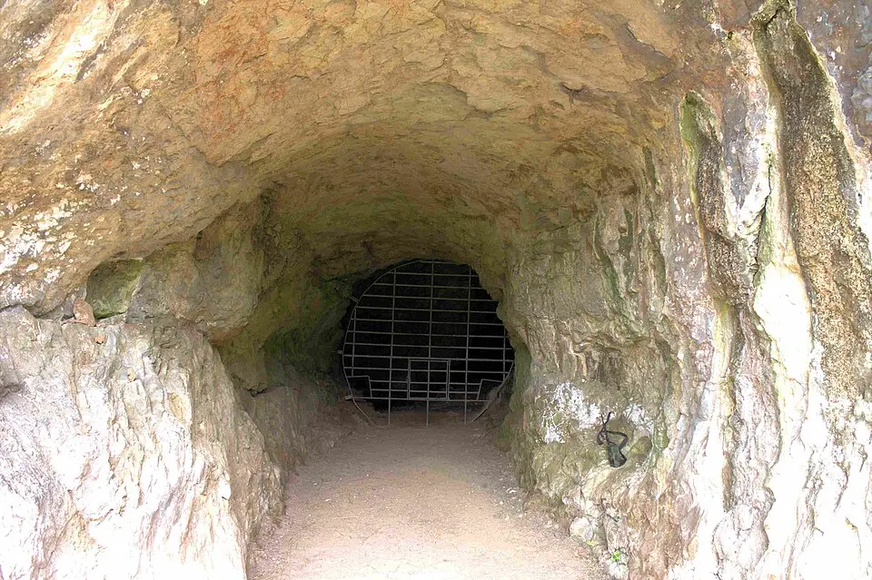 Ffynnon Beuno Cave
