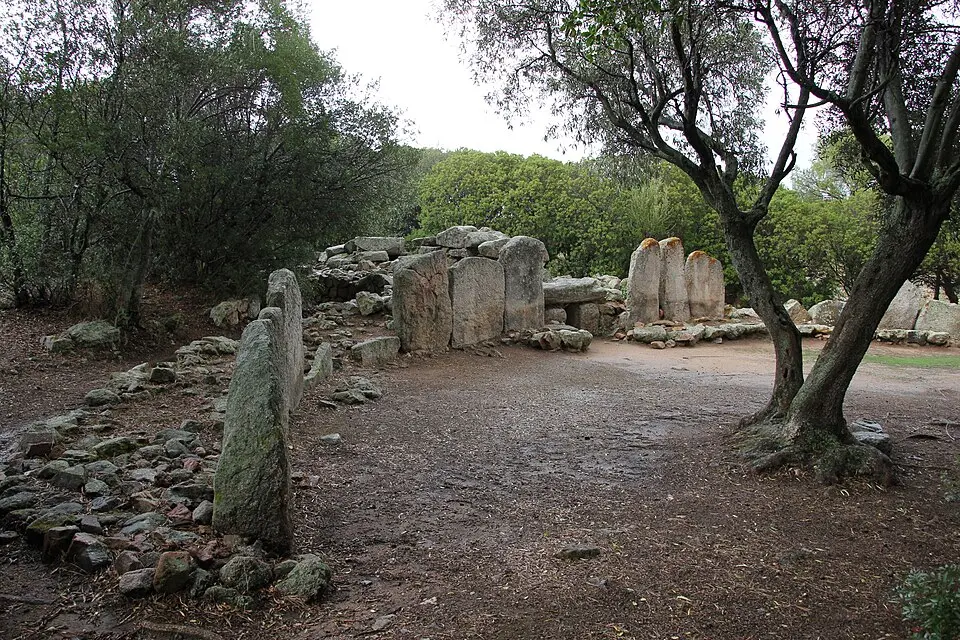 tomba dei giganti di Su Mont'e s'Abe
