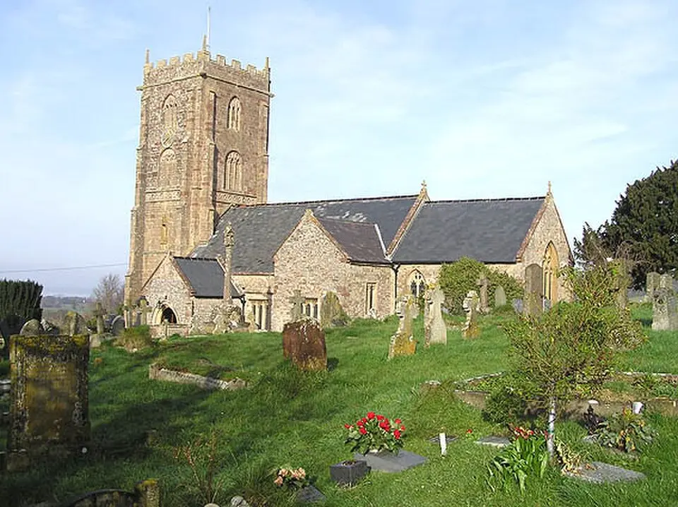 Image: Martin Southwood · CC BY-SA 2.0 St Andrew's Church