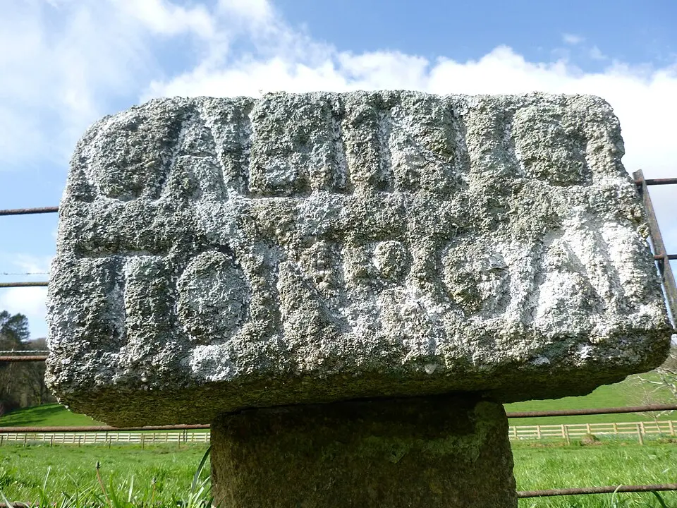 Guidestone, Trebatha, in grounds