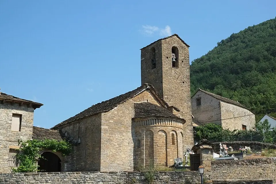 Image: Reinhardhauke · CC BY-SA 3.0 iglesia de San Martín de Oliván