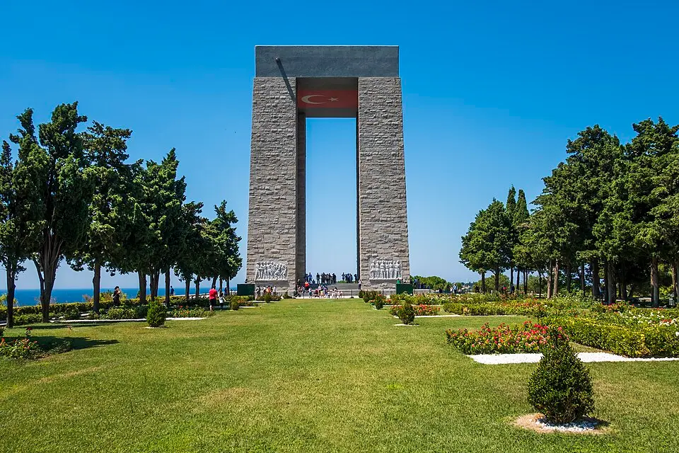 Çanakkale Şehitleri Anıtı
