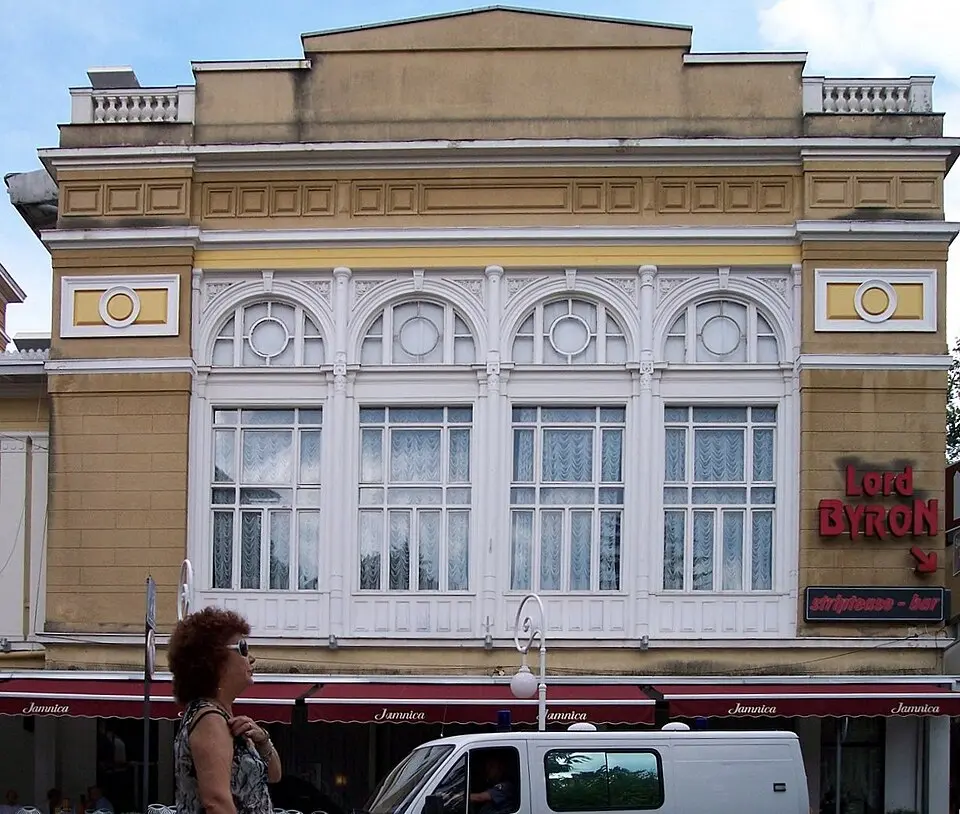 Obrázek: Beyond silence · Public domain Hotel Imperial