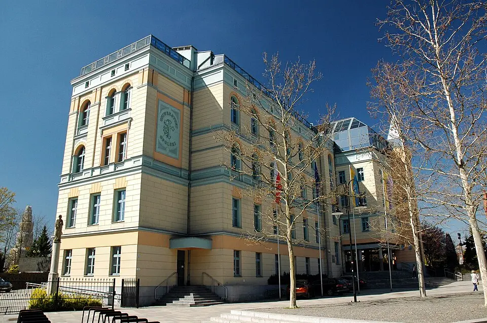 Klasztor (dec. budynek poszpitalny), ob. Collegium Maius UO, poł. XIV