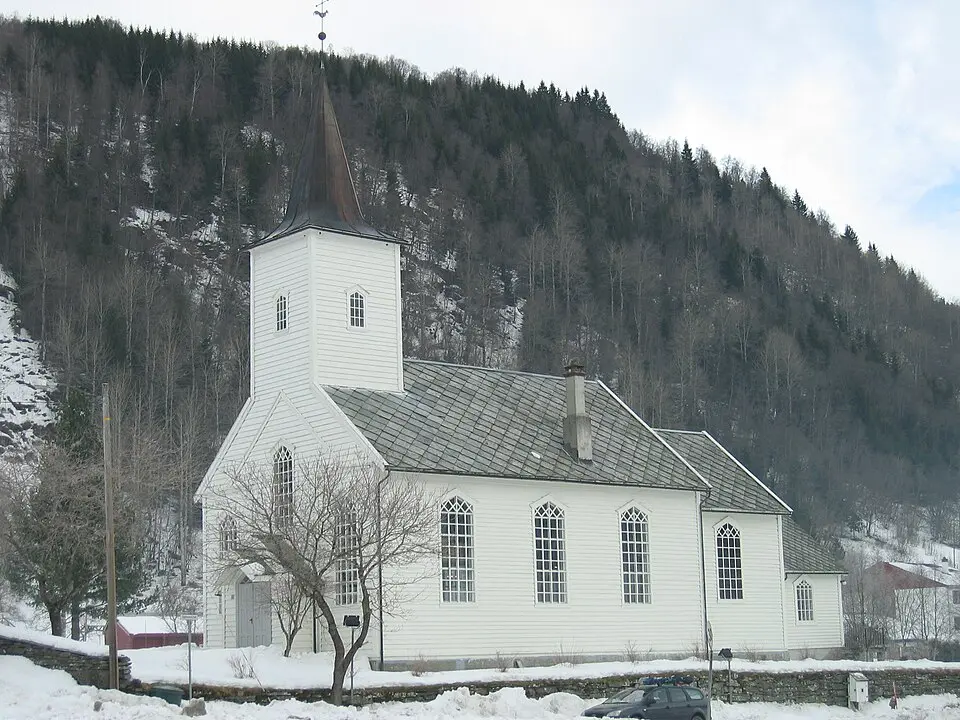 Oppheim kirke