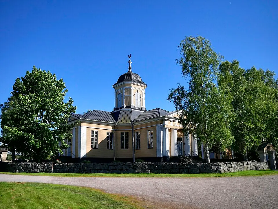 Oravais Kirche