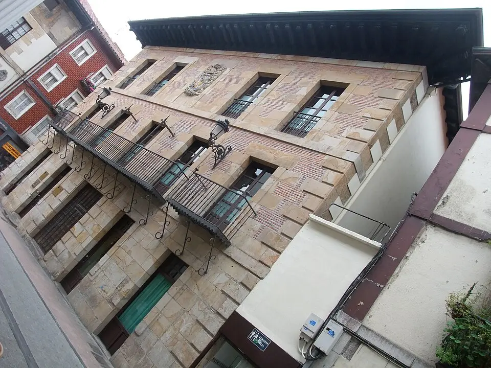 Casa Abaria