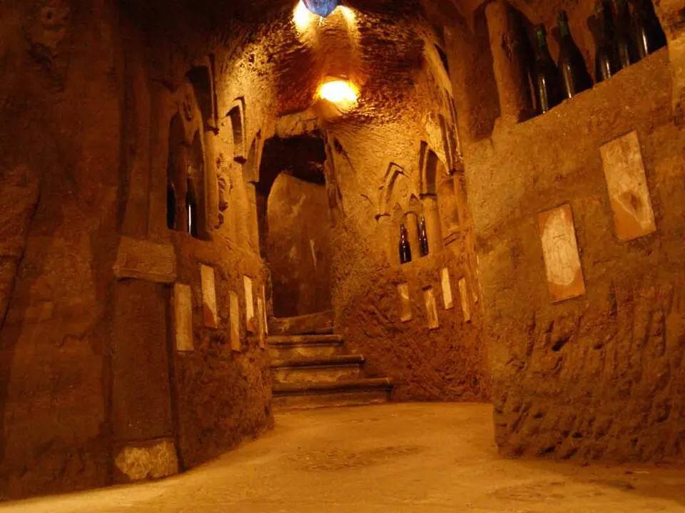 Bild: D.benedetti · Public domain Tuffsteingrotten von Orvieto