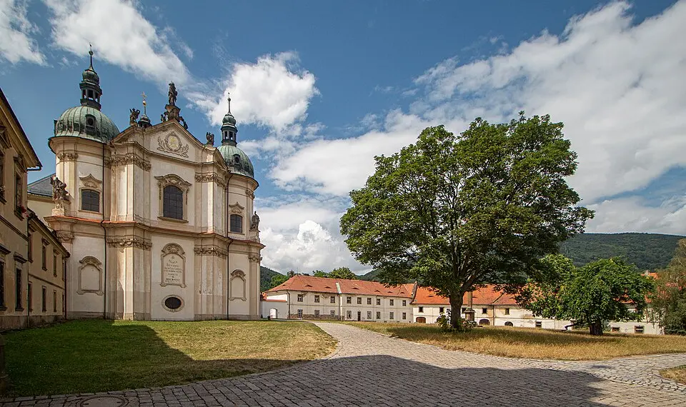Slika: VitVit · CC BY-SA 4.0 Klášter Osek