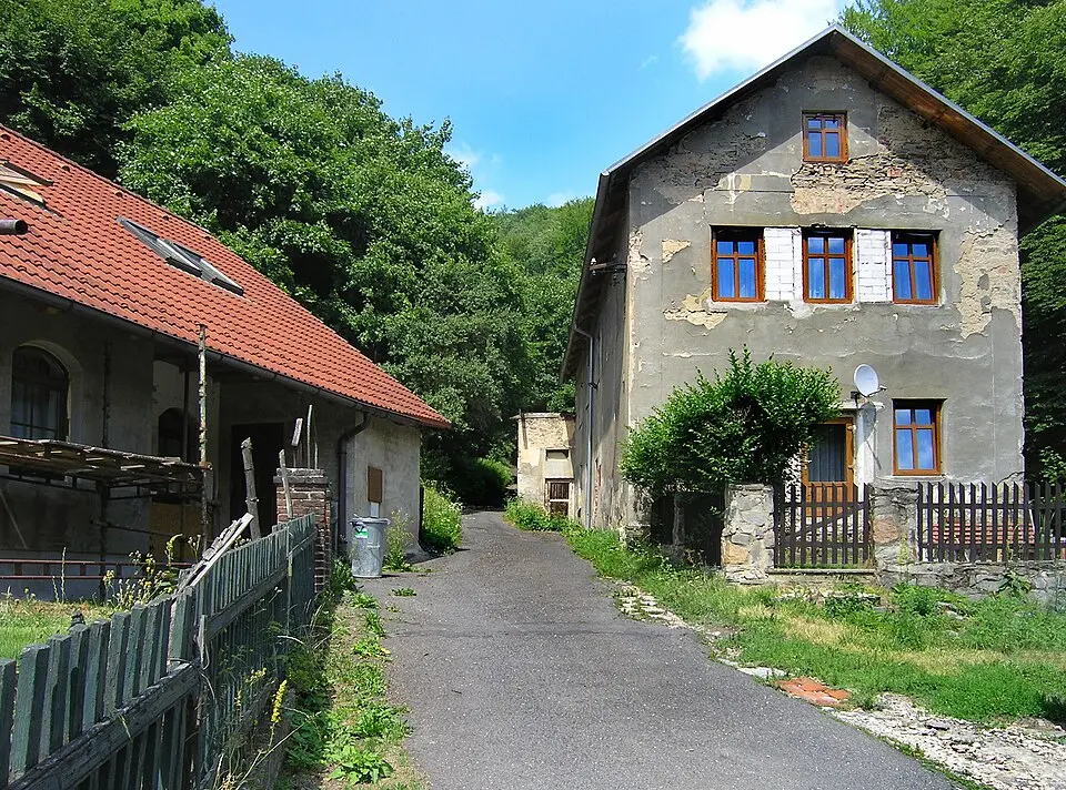 Obrázek: Czech Wikipedia user Packa · CC BY-SA 3.0 Hrad Osek
