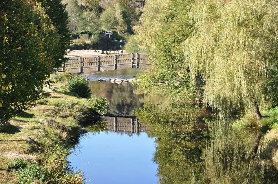Image: J43 · CC BY-SA 3.0 Saint-Préjet-d'Allier