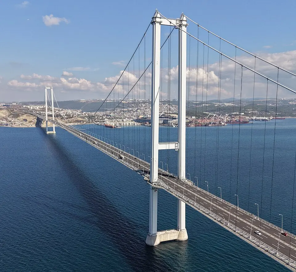 Image: Glabb · CC BY-SA 3.0 pont Osman Gazi