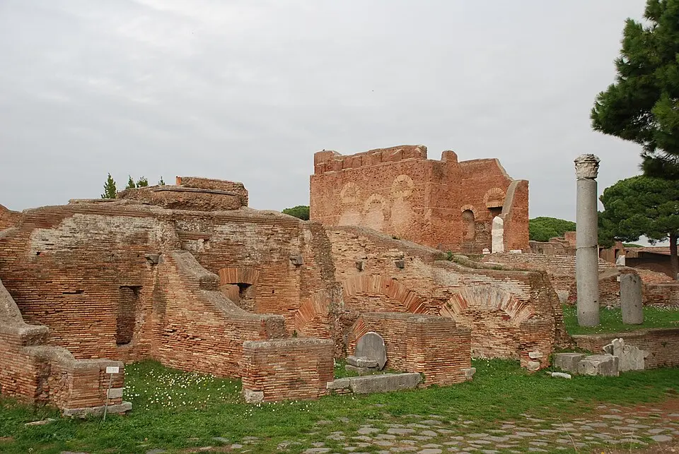 Caseggiato del Larario
