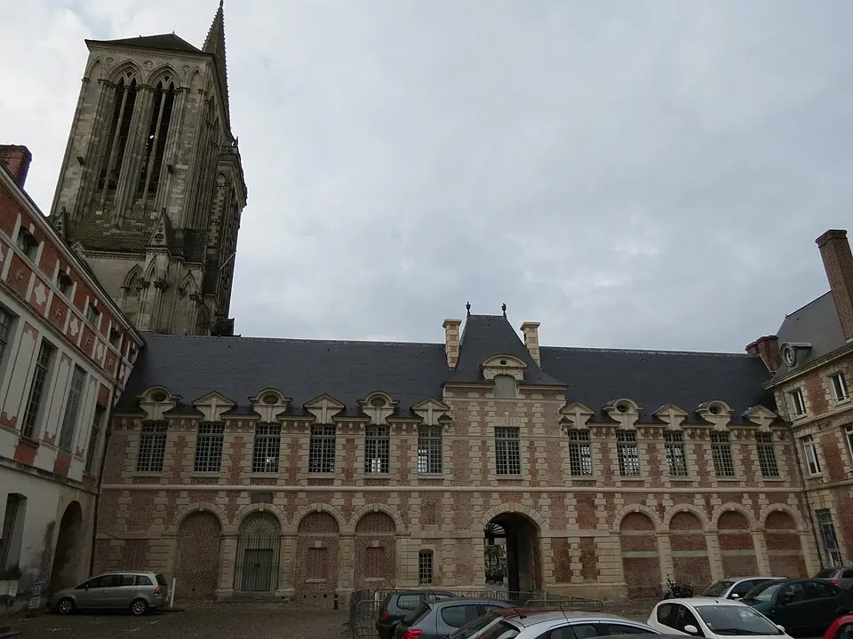 palais épiscopal de Lisieux