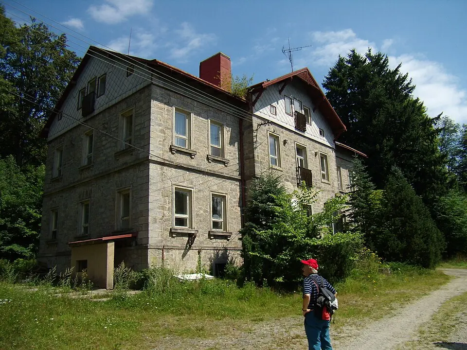 lovecký zámeček Ostrůvek