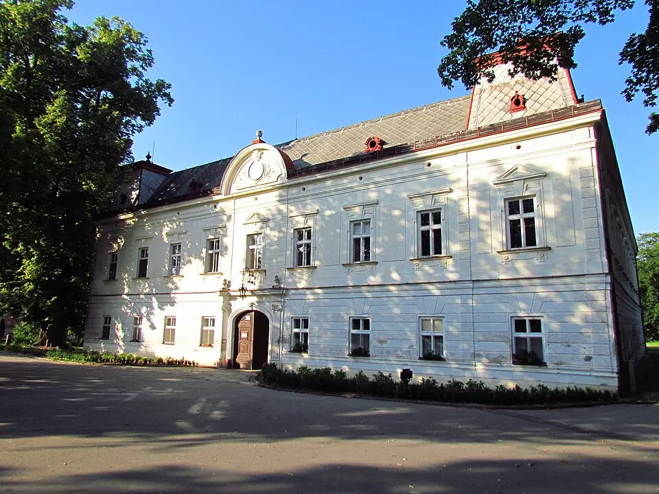 Zámek Tavíkovice