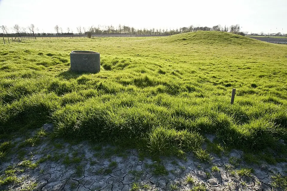 Terrein waarin een vluchtberg/kasteelberg