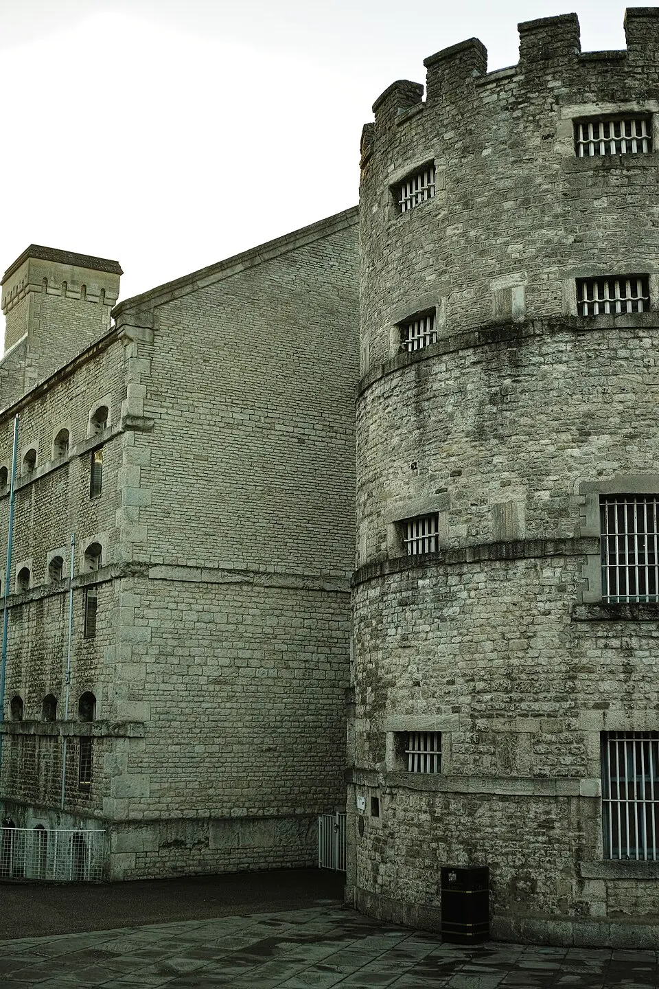 Oxford Castle and earlier settlement remains