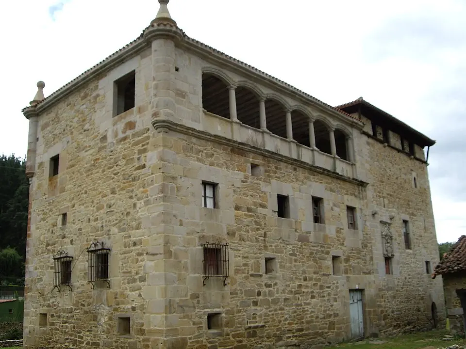 Image: VULCANOPINO · CC BY 3.0 Torre De Oxirando