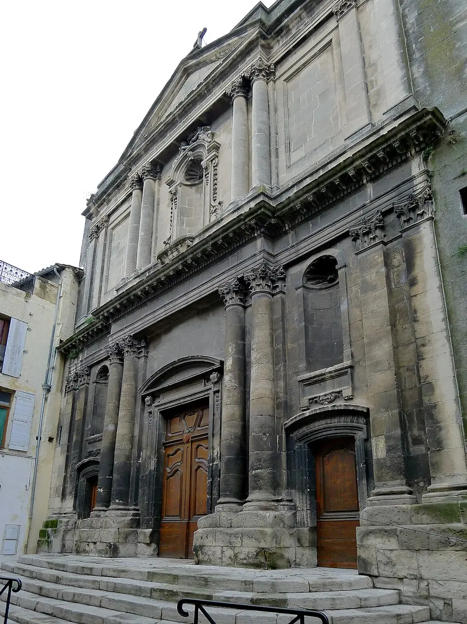 église Saint-Julien d'Arles
