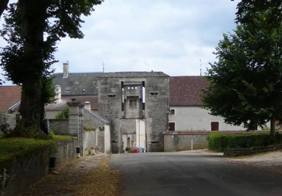 Image: kayenta · CC BY-SA 3.0 porte de ville