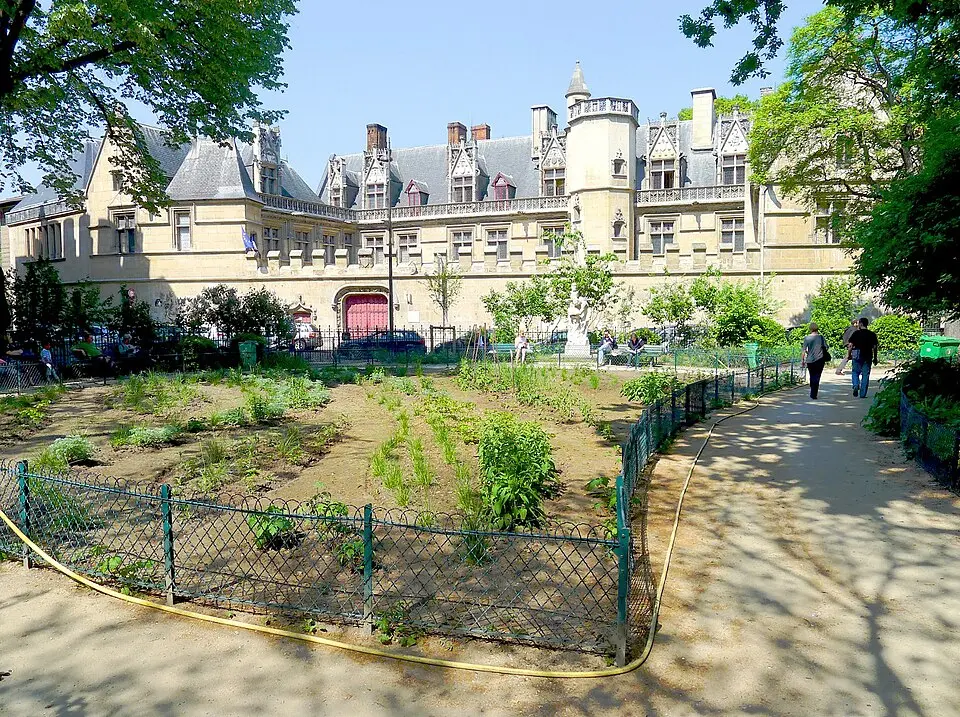 square Samuel-Paty