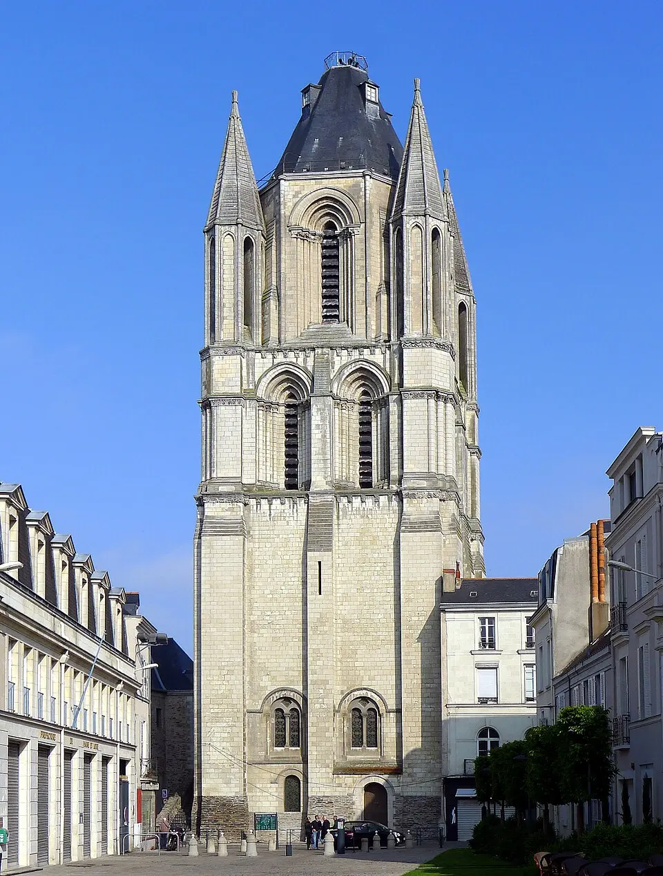 Obrázek: Mbzt · CC BY 3.0 abbaye Saint-Aubin d'Angers
