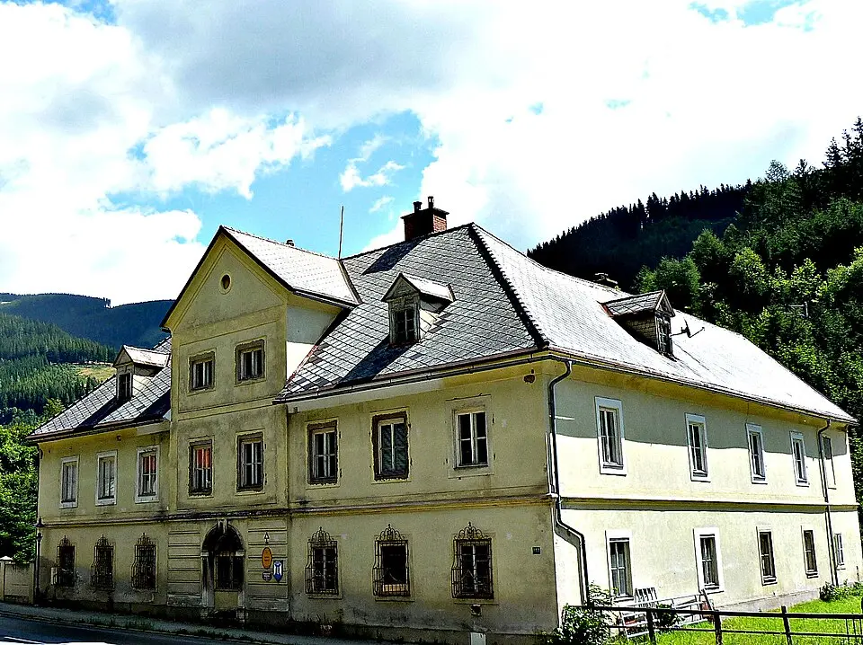 Slika: Obersteirer · CC0 Ehem. Gewerkenhaus, sog. Rebenburg