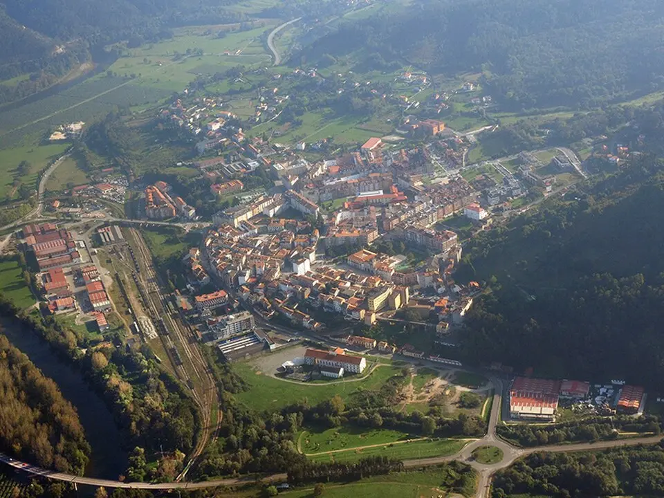 Pravia