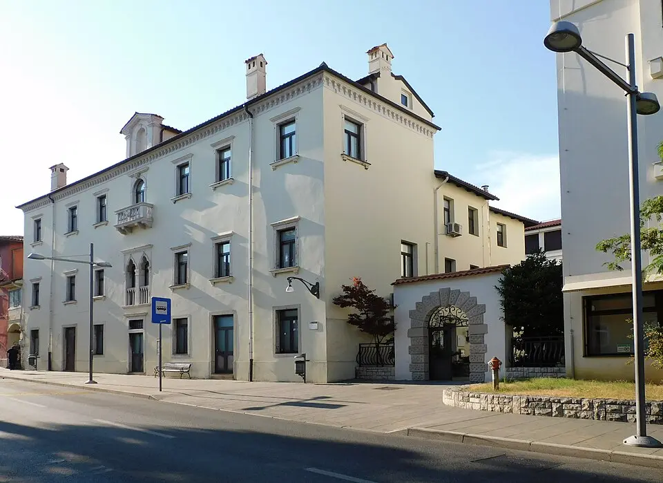 Cankarjeva 5