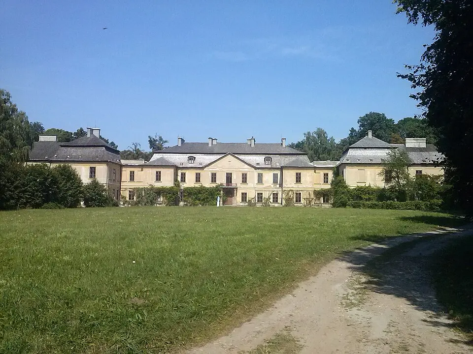 Zespół pałacowo-parkowy Klemensów-Park