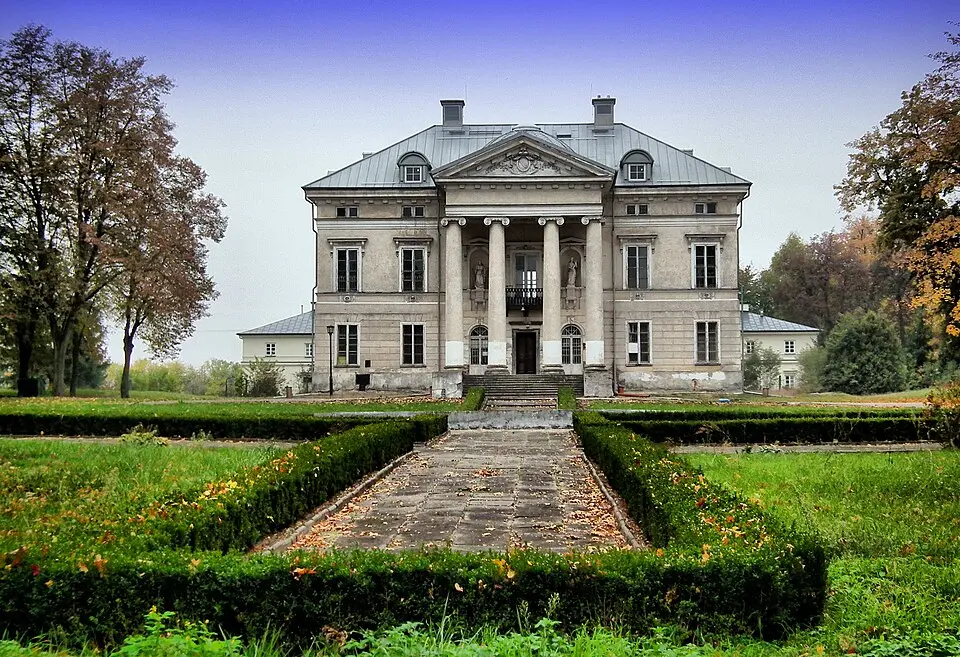Niezdów Palace