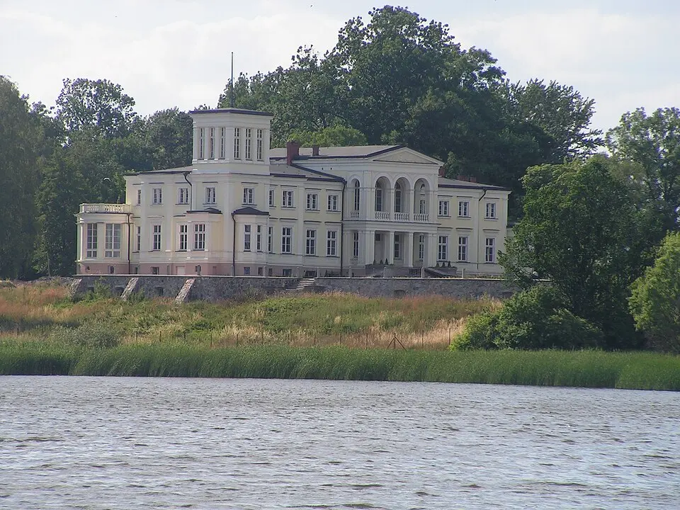 Pałac w Lubstowie